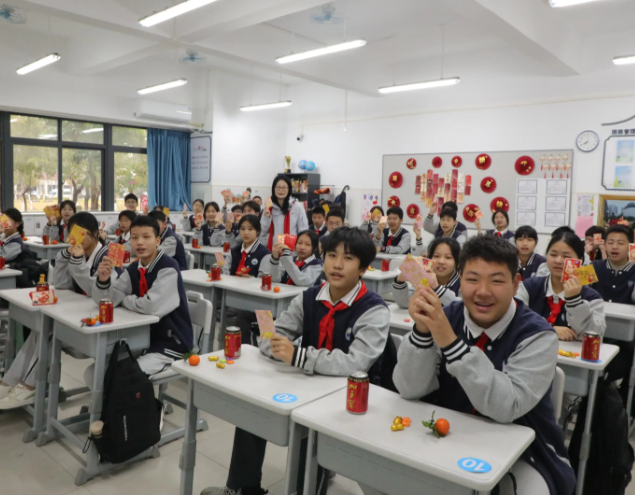 在奔跑和跃动中让每一个课间都成为积储生长能量的加油站